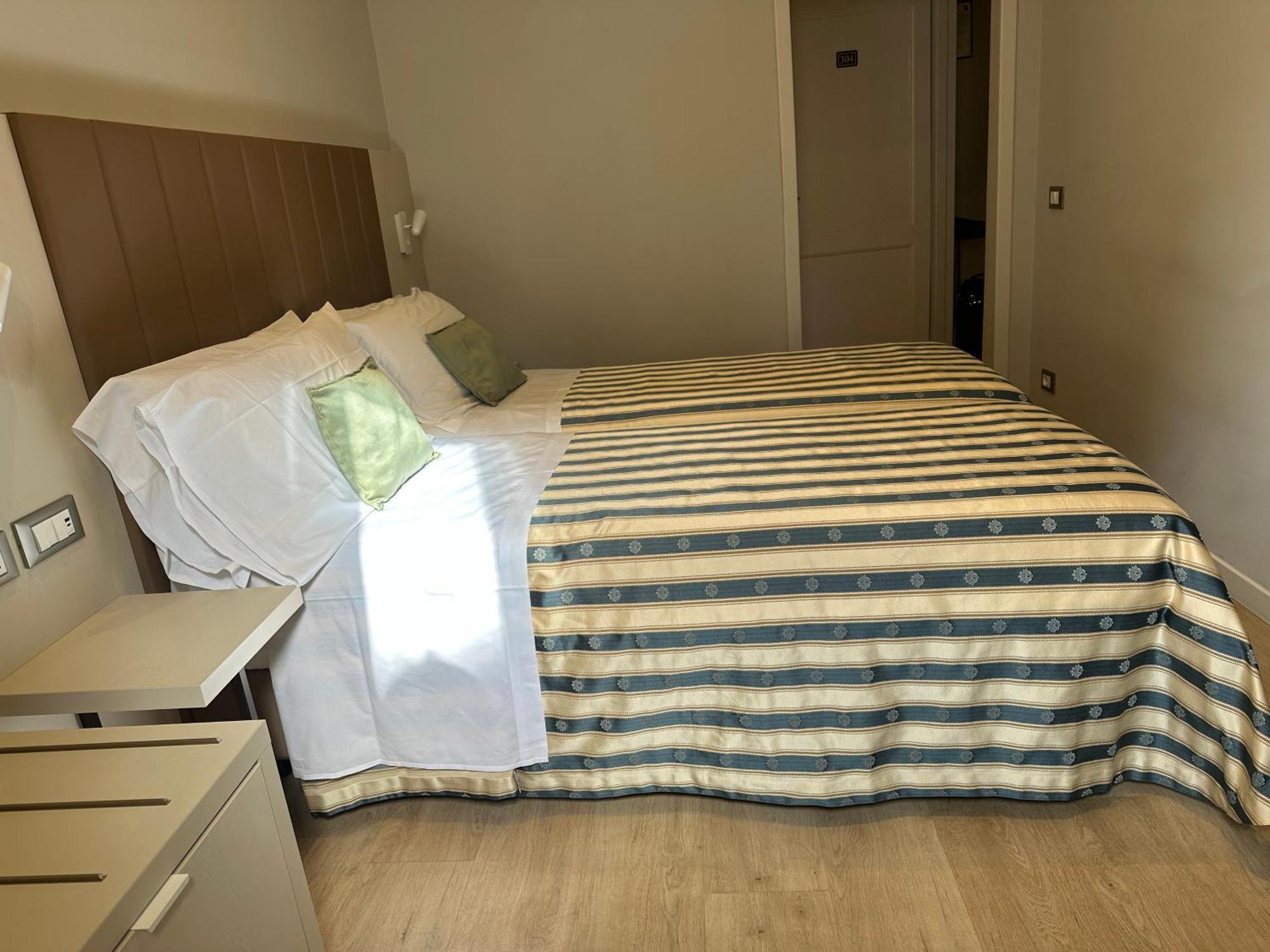 Hotel Giappone Florens Exteriör bild